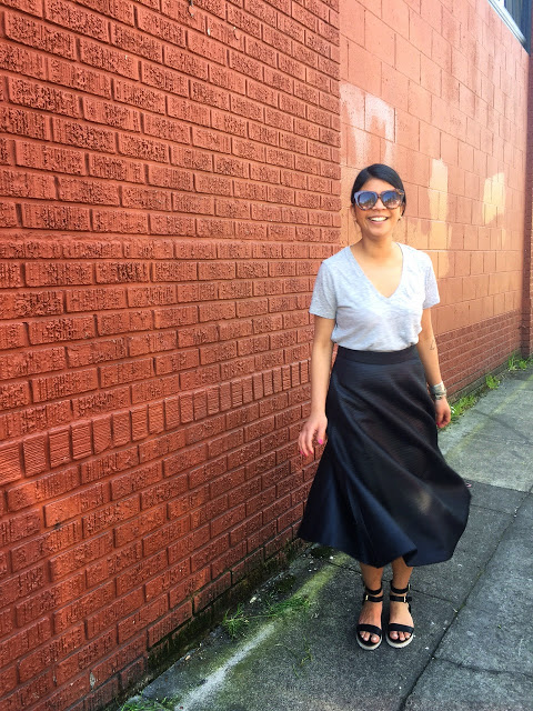 ootd, black midi skirt, sunglasses, spring, portland blogger, fashion blogger, pdx blogger, madewell, gray v neck shirt, topshop sandals ootd, black midi skirt, sunglasses, spring, portland blogger, fashion blogger, pdx blogger, madewell, gray v neck shirt, topshop sandals