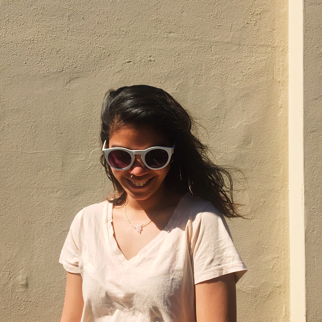style blogger, portland fashion blogger, pdx street style, laced cream shorts, crochet shorts, v neck shirt, white sunglasses, summer style