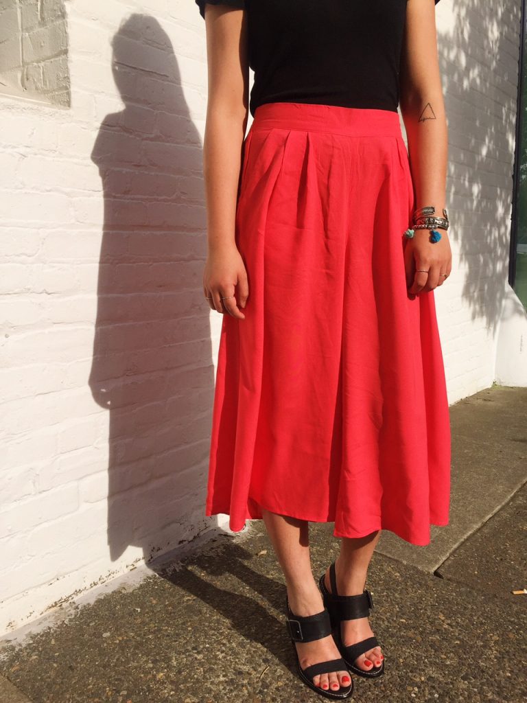 culottes, split skirt, gauchos, outfit of the day, fashion blogger, portland blogger, pdx street style, black sunglasses, black scrappy sandals, pink, theptowngirls culottes, split skirt, gauchos, outfit of the day, fashion blogger, portland blogger, pdx street style, black sunglasses, black scrappy sandals, pink, theptowngirls