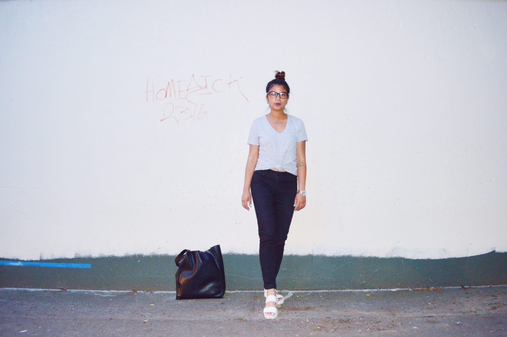 wonder wall wednesday, style blogger, fashion blogger, portland fashion blogger, affordable fashion, high waisted black jeans, gray v neck tee shirt, white sandals wonder wall wednesday, style blogger, fashion blogger, portland fashion blogger, affordable fashion, high waisted black jeans, gray v neck tee shirt, white sandals